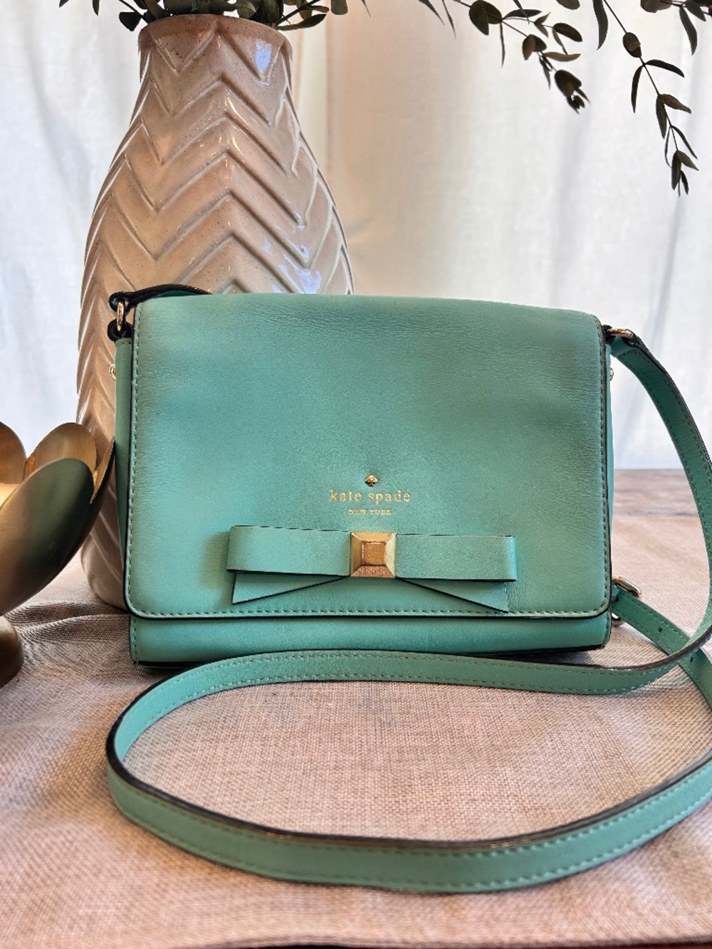 Eye Catching Kate Spade Crossbody Purse